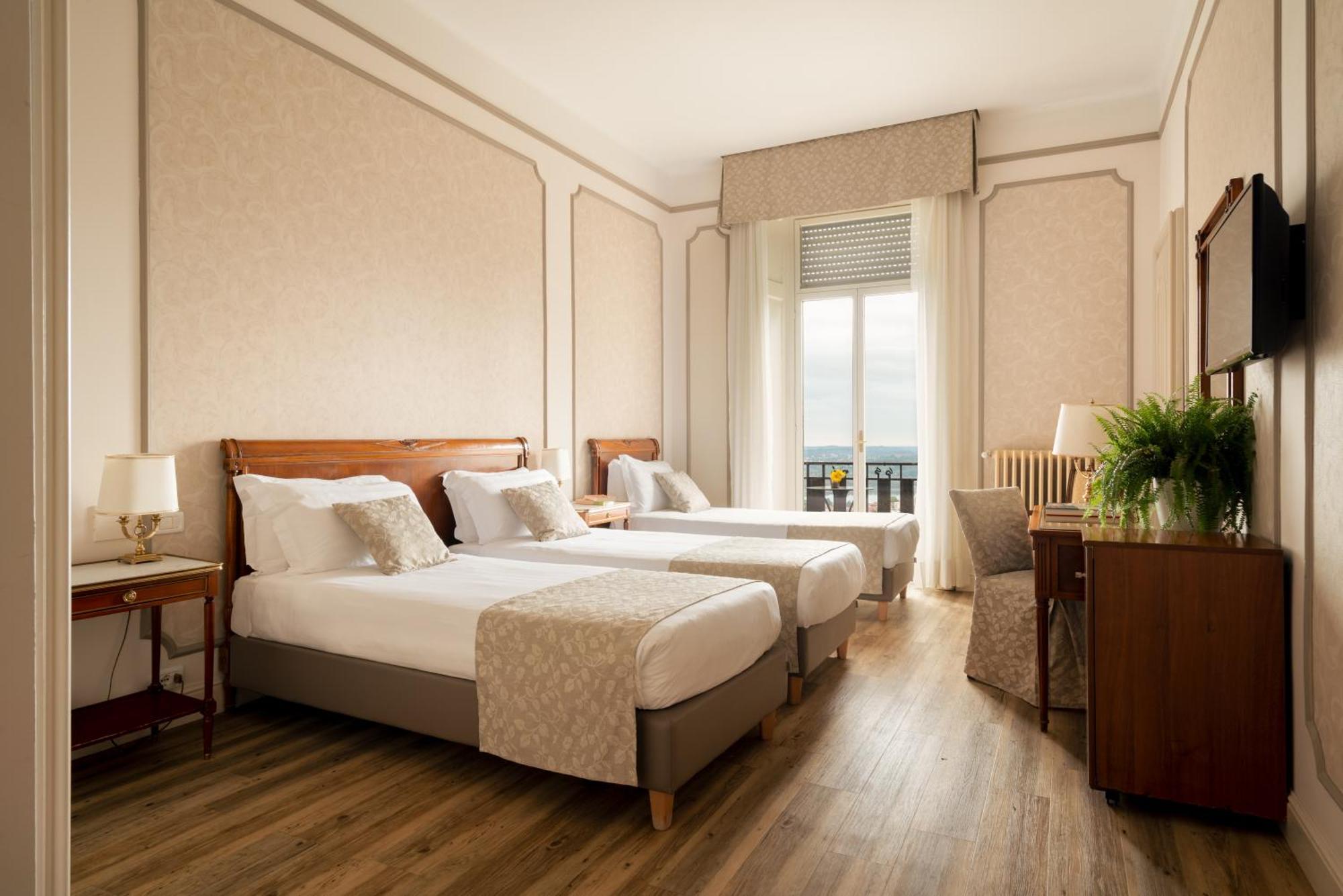 Palace Grand Hotel Varese Exterior photo