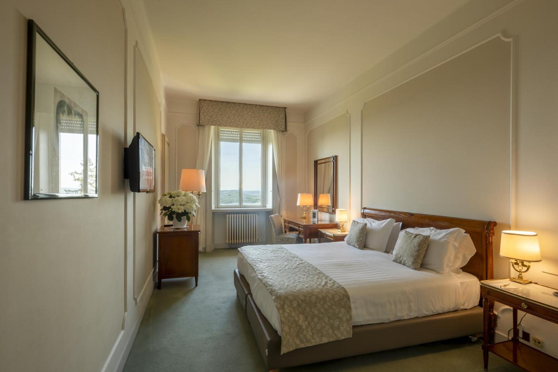 Palace Grand Hotel Varese Exterior photo